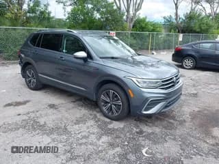 ✅ 2024 Volkswagen Tiguan SE • VIN: 3VV3B7AX4RM203710 • Lot: 43199594. Wystawiony na IAAI z przebiegiem Nie podano. Bezpłatny archiwum sprzedaży aukcyjnych z USA i szczegółowy raport historii pojazdu na DreamBid. Zdjęcie 1.