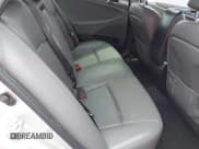 ✅ 2014 Hyundai Sonata Limited • VIN: KMHEC4A47EA115911 • Lot: 42038305. Wystawiony na IAAI z przebiegiem 232 793 mil. Bezpłatny archiwum sprzedaży aukcyjnych z USA i szczegółowy raport historii pojazdu na DreamBid. Zdjęcie 8.