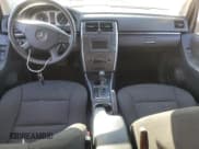 ✅ 2011 Mercedes-Benz B 200 • VIN: WDDFH3DB9BJ740679 • Lot: 69056485. Wystawiony na Copart z przebiegiem Nie podano. Bezpłatny archiwum sprzedaży aukcyjnych z USA i szczegółowy raport historii pojazdu na DreamBid. Zdjęcie 8.