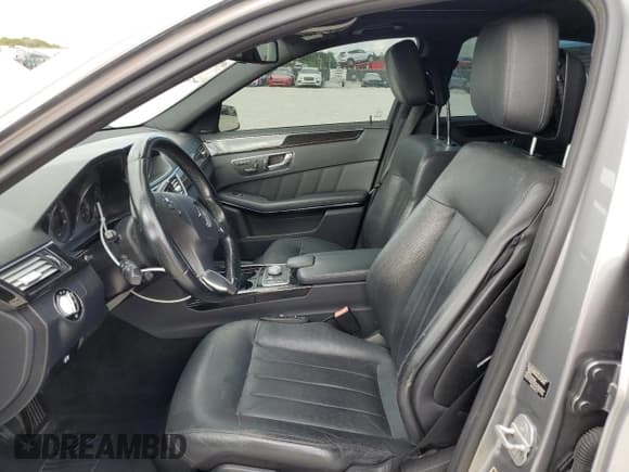 ✅ 2010 Mercedes-Benz E 550 Luxury • VIN: WDDHF9AB0AA127600 • Lot: 88497395. Listed on Copart with 147,209 mi. Free auction sales archive from the USA and detailed vehicle history report at DreamBid. Image 7.