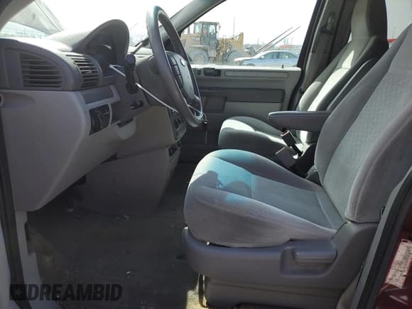 ✅ 2007 Ford Freestar SE • VIN: 2FMZA516X7BA10706 • Lot: 50048655. Wystawiony na Copart z przebiegiem Nie podano. Bezpłatny archiwum sprzedaży aukcyjnych z USA i szczegółowy raport historii pojazdu na DreamBid. Zdjęcie 7.