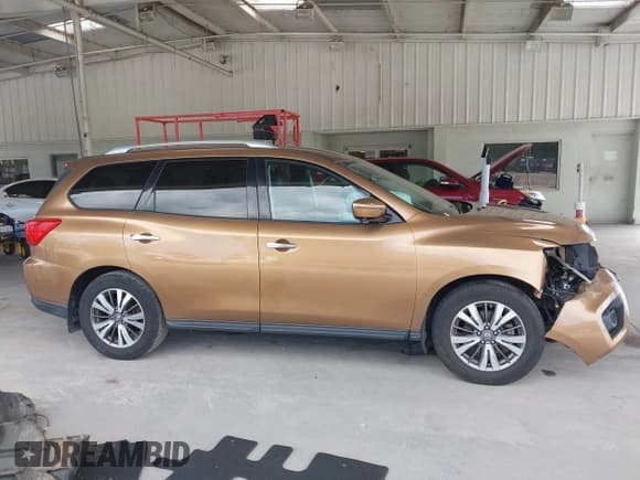 ✅ 2017 Nissan Pathfinder SV • VIN: 5N1DR2MNXHC602466 • Лот: 43133164. Опубликован ранее на IAAI с пробегом 133 934 миль. Бесплатный доступ к архиву аукционных продаж из США и подробный отчёт об истории автомобиля на DreamBid. Изображение 14.