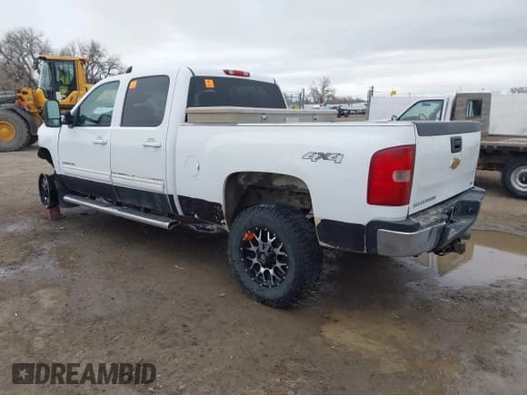 ✅ 2011 Chevrolet Silverado 2500HD LTZ • VIN: 1GC1KYC85BF127809 • Lot: 41846872. Listed on IAAI with 247,513 mi. Free auction sales archive from the USA and detailed vehicle history report at DreamBid. Image 3.