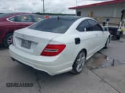✅ 2012 Mercedes-Benz C 250 • VIN: WDDGJ4HB4CF756706 • Lot: 43286137. Wystawiony na IAAI z przebiegiem 150 027 mil. Bezpłatny archiwum sprzedaży aukcyjnych z USA i szczegółowy raport historii pojazdu na DreamBid. Zdjęcie 4.