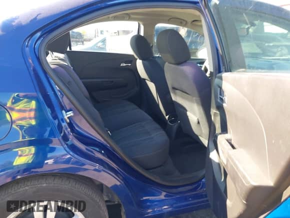 2014 Chevrolet Sonic LT с VIN 1G1JC5SBXE4134076, выставлен на аукционе IAAI как лот 43384403 с пробегом 73 632 миль миль и . История ставок и продаж доступна на DreamBid. Изображение 8.