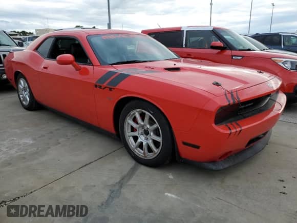 2010 Dodge Challenger R/T z VIN 2B3CJ5DT2AH146295, wystawiony jako Copart lot #74652604 z przebiegiem Nie podano mil oraz Szkoda całkowita • Salvage title. Historia ofert i sprzedaży dostępna na DreamBid. Obrazek 4.