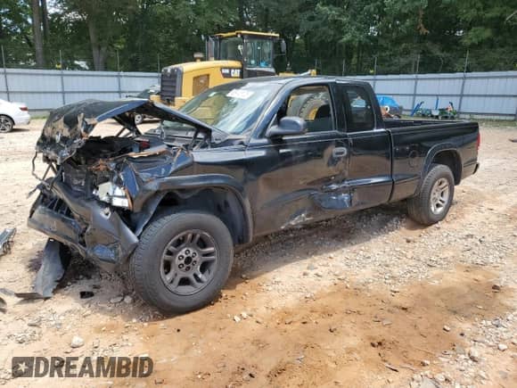 2004 Dodge Dakota Sport z VIN 1D7GL32K64S573944, wystawiony jako Copart lot #65445125 z przebiegiem 159 375 mil mil oraz Szkoda całkowita • Salvage title. Historia ofert i sprzedaży dostępna na DreamBid. Obrazek 1.