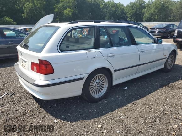 ✅ 1999 BMW 5 Series 528i • VIN: WBADP6334XBV61092 • Lot: 66859295. Wystawiony na Copart z przebiegiem 236 502 mil. Bezpłatny archiwum sprzedaży aukcyjnych z USA i szczegółowy raport historii pojazdu na DreamBid. Zdjęcie 3.