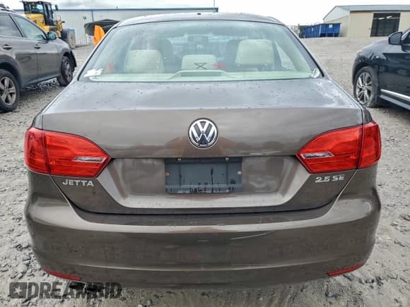 ✅ 2013 Volkswagen Jetta SE • VIN: 3VWDP7AJXDM353665 • Lot: 94262065. Wystawiony na Copart z przebiegiem 130 563 mil. Bezpłatny archiwum sprzedaży aukcyjnych z USA i szczegółowy raport historii pojazdu na DreamBid. Zdjęcie 6.