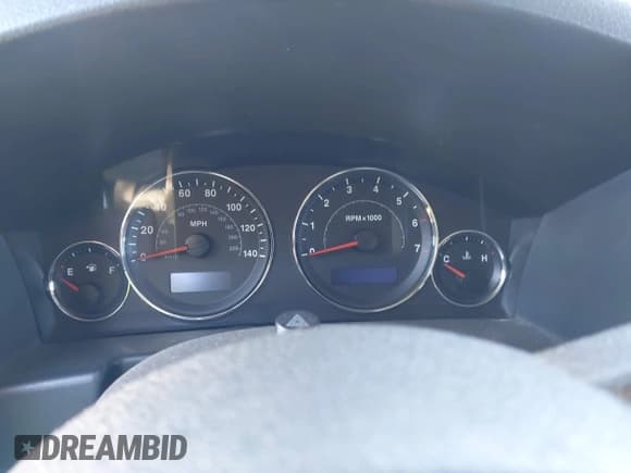 ✅ 2006 Jeep Commander • VIN: 1J8HG48K76C330603 • Lot: 41183106. Wystawiony na IAAI z przebiegiem Nie podano. Bezpłatny archiwum sprzedaży aukcyjnych z USA i szczegółowy raport historii pojazdu na DreamBid. Zdjęcie 7.