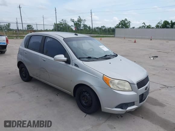 ✅ 2009 Chevrolet Aveo 1LT • VIN: KL1TD66E89B305116 • Lot: 42145793. Wystawiony na IAAI z przebiegiem 83 691 mil. Bezpłatny archiwum sprzedaży aukcyjnych z USA i szczegółowy raport historii pojazdu na DreamBid. Zdjęcie 1.