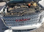 ✅ 2022 GMC Sierra 2500HD Denali • VIN: 1GT49REY2NF363706 • Lot: 80905095. Wystawiony na Copart z przebiegiem 132 879 mil. Bezpłatny archiwum sprzedaży aukcyjnych z USA i szczegółowy raport historii pojazdu na DreamBid. Zdjęcie 11.