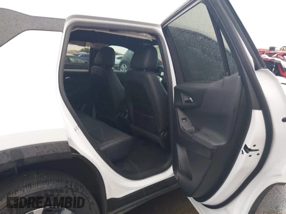 ✅ 2026 Chevrolet Equinox FWD LT • VIN: 3GNAXHEG5TL163309 • Lot: 43419074. Listed on IAAI with 4,439 mi. Free auction sales archive from the USA and detailed vehicle history report at DreamBid. Image 8.