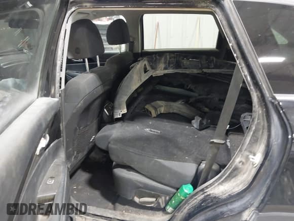 ✅ 2019 Kia Sorento LX • VIN: 5XYPGDA54KG584282 • Lot: 42505080. Listed on IAAI with 83,431 mi. Free auction sales archive from the USA and detailed vehicle history report at DreamBid. Image 8.