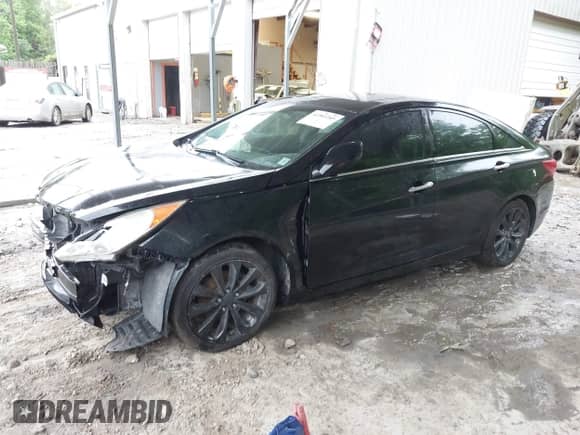 2011 Hyundai Sonata SE с VIN 5NPEC4AB2BH243352, выставлен на аукционе IAAI как лот 42303705 с пробегом 237 919 миль миль и . История ставок и продаж доступна на DreamBid. Изображение 18.