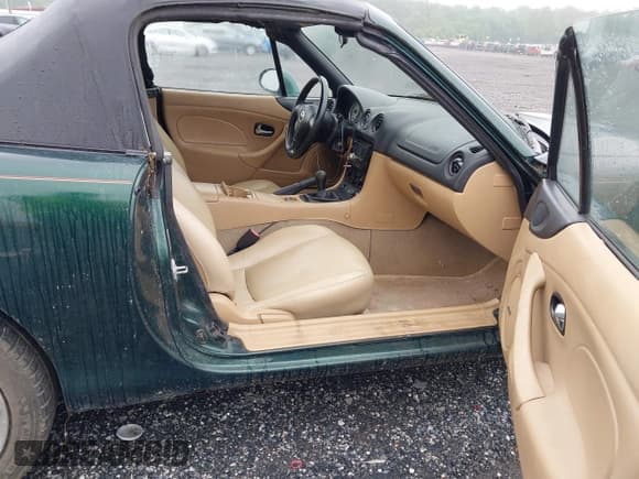✅ 2002 Mazda MX-5 Miata Cloth • VIN: JM1NB353120227088 • Lot: 42523129. Wystawiony na IAAI z przebiegiem 202 290 mil. Bezpłatny archiwum sprzedaży aukcyjnych z USA i szczegółowy raport historii pojazdu na DreamBid. Zdjęcie 5.