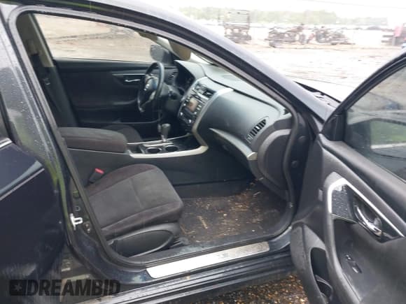 ✅ 2014 Nissan Altima SV • VIN: 1N4AL3AP6EC296436 • Lot: 42227991. Listed on IAAI with 147,874 mi. Free auction sales archive from the USA and detailed vehicle history report at DreamBid. Image 5.