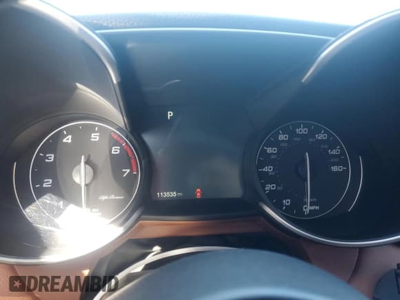 ✅ 2018 Alfa Romeo Giulia • VIN: ZARFAEDN7J7590223 • Лот: 49301005. Опубликован ранее на Copart с пробегом 113 535 миль. Бесплатный доступ к архиву аукционных продаж из США и подробный отчёт об истории автомобиля на DreamBid. Изображение 9.