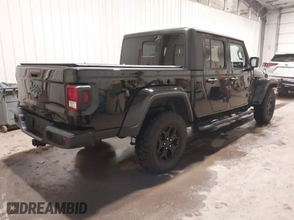 ✅ 2022 Jeep Gladiator Willys Sport • VIN: 1C6HJTAG2NL163338 • Lot: 41273645. Wystawiony na IAAI z przebiegiem 14 031 mil. Bezpłatny archiwum sprzedaży aukcyjnych z USA i szczegółowy raport historii pojazdu na DreamBid. Zdjęcie 4.