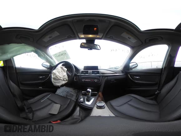 ✅ 2015 BMW 3 Series 320i xDrive • VIN: WBA3C3G51FNS73514 • Lot: 41863615. Wystawiony na IAAI z przebiegiem 133 443 mil. Bezpłatny archiwum sprzedaży aukcyjnych z USA i szczegółowy raport historii pojazdu na DreamBid. Zdjęcie 18.