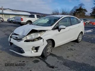 ✅ 2013 Ford Fiesta S • VIN: 3FADP4AJ2DM108978 • Лот: 95501785. Опубликован ранее на Copart с пробегом 96 297 миль. Бесплатный доступ к архиву аукционных продаж из США и подробный отчёт об истории автомобиля на DreamBid. Изображение 1.