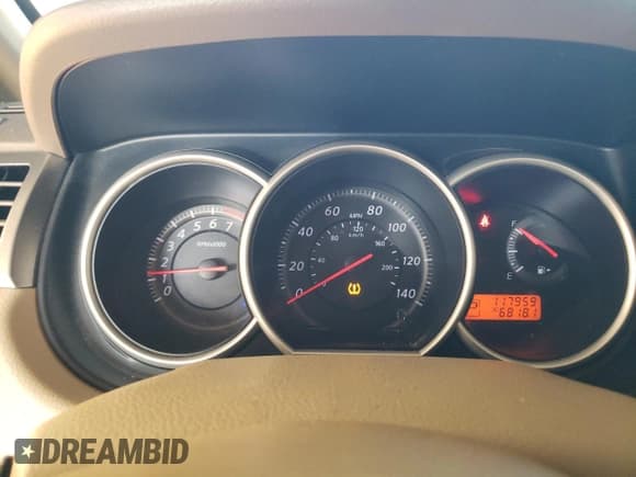 ✅ 2011 Nissan Versa S • VIN: 3N1BC1CP0BL405475 • Lot: 93047175. Wystawiony na Copart z przebiegiem 117 959 mil. Bezpłatny archiwum sprzedaży aukcyjnych z USA i szczegółowy raport historii pojazdu na DreamBid. Zdjęcie 9.