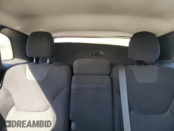 ✅ 2017 Jeep Cherokee Latitude • VIN: 1C4PJLCBXHW644477 • Lot: 86299595. Wystawiony na Copart z przebiegiem 123 838 mil. Bezpłatny archiwum sprzedaży aukcyjnych z USA i szczegółowy raport historii pojazdu na DreamBid. Zdjęcie 10.