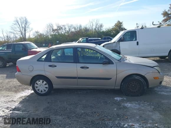 ✅ 2006 Ford Focus S • VIN: 1FAFP34N96W104334 • Lot: 43656425. Listed on IAAI with 131,370 mi. Free auction sales archive from the USA and detailed vehicle history report at DreamBid. Image 14.