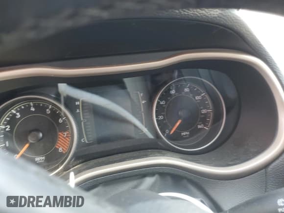 ✅ 2015 Jeep Cherokee Latitude • VIN: 1C4PJMCS4FW667305 • Lot: 66832145. Listed on Copart with Not provided. Free auction sales archive from the USA and detailed vehicle history report at DreamBid. Image 9.