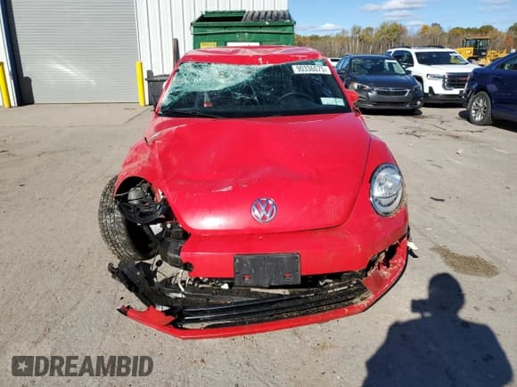 ✅ 2019 Volkswagen Beetle S • VIN: 3VWFD7AT8KM701494 • Лот: 90336075. Опубликован ранее на Copart с пробегом 62 212 миль. Бесплатный доступ к архиву аукционных продаж из США и подробный отчёт об истории автомобиля на DreamBid. Изображение 5.