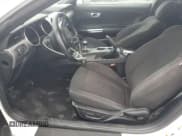 ✅ 2020 Ford Mustang GT • VIN: 1FA6P8CF7L5185410 • Lot: 90305915. Wystawiony na Copart z przebiegiem 61 714 mil. Bezpłatny archiwum sprzedaży aukcyjnych z USA i szczegółowy raport historii pojazdu na DreamBid. Zdjęcie 7.