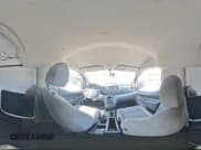 ✅ 2021 Nissan NV200 SV • VIN: 3N6CM0KN3MK708281 • Lot: 71660495. Wystawiony na Copart z przebiegiem 49 549 mil. Bezpłatny archiwum sprzedaży aukcyjnych z USA i szczegółowy raport historii pojazdu na DreamBid. Zdjęcie 15.