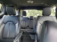 ✅ 2023 Chrysler Pacifica Hybrid Touring L • VIN: 2C4RC1L77PR609289 • Lot: 95739665. Wystawiony na Copart z przebiegiem 4 156 mil. Bezpłatny archiwum sprzedaży aukcyjnych z USA i szczegółowy raport historii pojazdu na DreamBid. Zdjęcie 10.