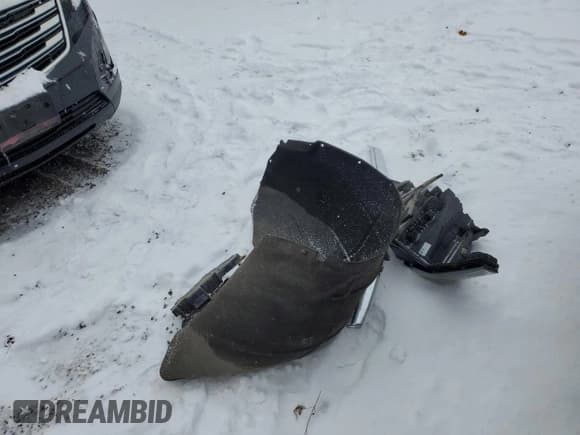 ✅ 2015 Cadillac Escalade Platinum • VIN: 1GYS4PKJ6FR732871 • Лот: 83226994. Опубликован ранее на Copart с пробегом 86 224 миль. Бесплатный доступ к архиву аукционных продаж из США и подробный отчёт об истории автомобиля на DreamBid. Изображение 13.