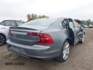 ✅ 2020 Volvo S90 Inscription • VIN: LVYA22ML9LP176158 • Lot: 43127474. Wystawiony na IAAI z przebiegiem 16 008 mil. Bezpłatny archiwum sprzedaży aukcyjnych z USA i szczegółowy raport historii pojazdu na DreamBid. Zdjęcie 4.