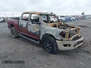 ✅ 2024 Ram 2500 Big Horn • VIN: 3C6UR5DL9RG178031 • Lot: 43058502. Wystawiony na IAAI z przebiegiem Nie podano. Bezpłatny archiwum sprzedaży aukcyjnych z USA i szczegółowy raport historii pojazdu na DreamBid. Zdjęcie 1.