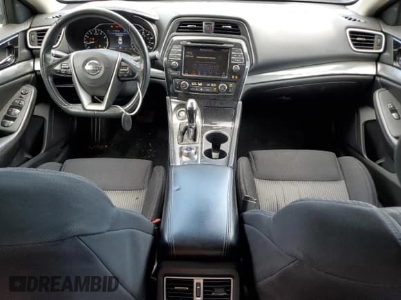 ✅ 2020 Nissan Maxima S • VIN: 1N4AA6BV3LC378044 • Lot: 69995375. Wystawiony na Copart z przebiegiem 67 744 mil. Bezpłatny archiwum sprzedaży aukcyjnych z USA i szczegółowy raport historii pojazdu na DreamBid. Zdjęcie 8.