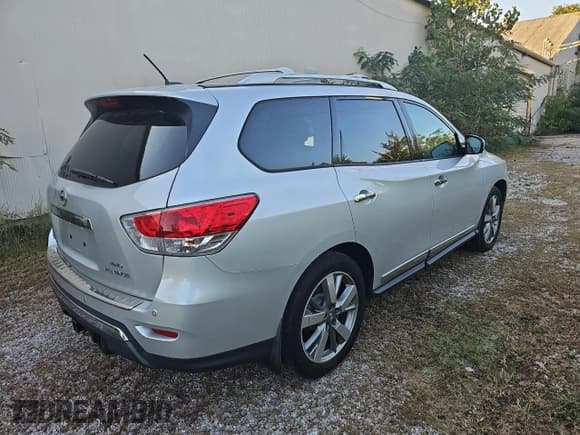 ✅ 2014 Nissan Pathfinder S • VIN: 5N1AR2MM2EC682657 • Lot: 84473925. Wystawiony na Copart z przebiegiem 121 863 mil. Bezpłatny archiwum sprzedaży aukcyjnych z USA i szczegółowy raport historii pojazdu na DreamBid. Zdjęcie 4.