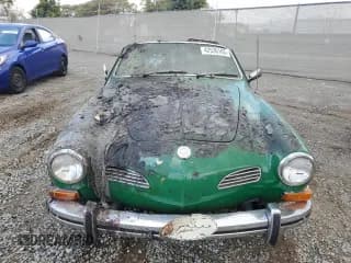 ✅ 1973 Volkswagen Karmann Ghia • VIN: 1432466721 • Lot: 42536165. Wystawiony na Copart z przebiegiem 25 078 mil. Bezpłatny archiwum sprzedaży aukcyjnych z USA i szczegółowy raport historii pojazdu na DreamBid. Zdjęcie 5.