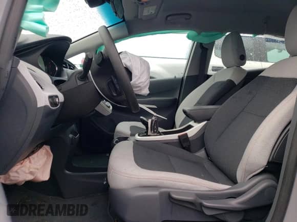 2019 Chevrolet Bolt EV LT z VIN 1G1FY6S09K4137560, wystawiony jako Copart lot #48683244 z przebiegiem 27 289 mil mil oraz . Historia ofert i sprzedaży dostępna na DreamBid. Obrazek 7.