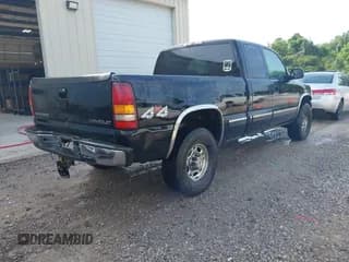 ✅ 2002 Chevrolet Silverado 2500 LS • VIN: 1GCGK29U42Z195447 • Lot: 42500908. Wystawiony na IAAI z przebiegiem 337 321 mil. Bezpłatny archiwum sprzedaży aukcyjnych z USA i szczegółowy raport historii pojazdu na DreamBid. Zdjęcie 4.