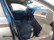 ✅ 2019 Volkswagen Jetta S • VIN: 3VWC57BUXKM063112 • Lot: 43529897. Wystawiony na IAAI z przebiegiem 63 781 mil. Bezpłatny archiwum sprzedaży aukcyjnych z USA i szczegółowy raport historii pojazdu na DreamBid. Zdjęcie 5.