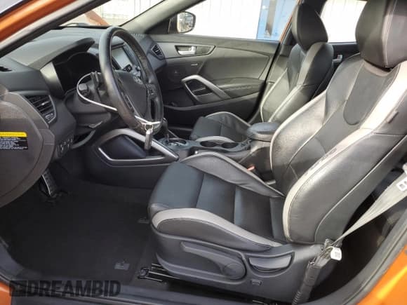 ✅ 2016 Hyundai Veloster Turbo Rally Edition • VIN: KMHTC6AE9GU257481 • Лот: 86423925. Опубликован ранее на Copart с пробегом 102 330 миль. Бесплатный доступ к архиву аукционных продаж из США и подробный отчёт об истории автомобиля на DreamBid. Изображение 7.