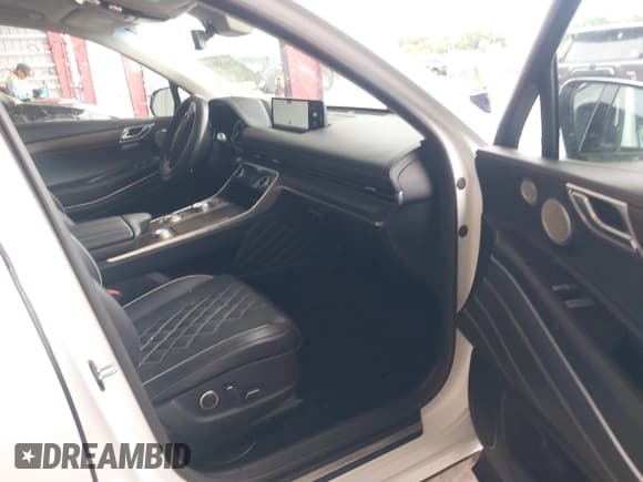 ✅ 2023 Genesis GV80 • VIN: KMUHCESCXPU124632 • Lot: 42648880. Wystawiony na IAAI z przebiegiem 21 713 mil. Bezpłatny archiwum sprzedaży aukcyjnych z USA i szczegółowy raport historii pojazdu na DreamBid. Zdjęcie 5.