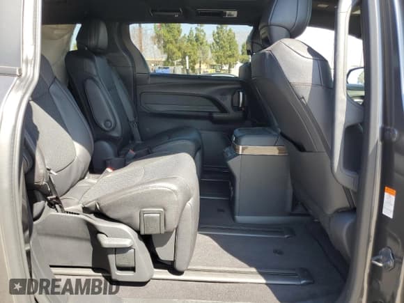 ✅ 2025 Toyota Sienna Platinum • VIN: 5TDESKFC7SS201911 • Lot: 67221445. Listed on Copart with 1,090 mi. Free auction sales archive from the USA and detailed vehicle history report at DreamBid. Image 11.
