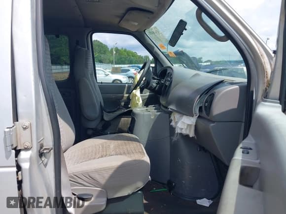 ✅ 2002 Ford Econoline Passenger XL • VIN: 1FBSS31L72HA71329 • Лот: 42448458. Опубликован ранее на IAAI с пробегом 378 078 миль. Бесплатный доступ к архиву аукционных продаж из США и подробный отчёт об истории автомобиля на DreamBid. Изображение 5.