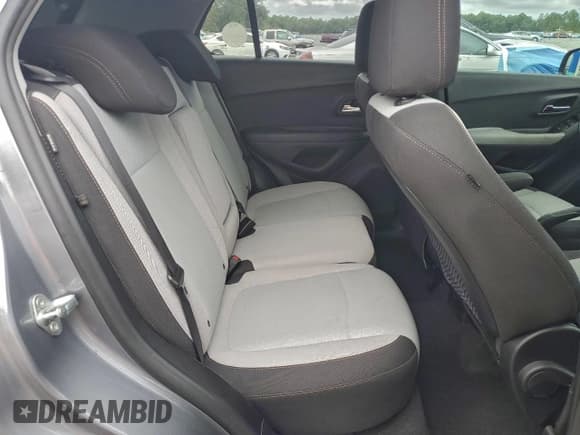✅ 2020 Chevrolet Trax LS • VIN: 3GNCJKSBXLL305511 • Lot: 92297895. Listed on Copart with 60,372 mi. Free auction sales archive from the USA and detailed vehicle history report at DreamBid. Image 11.