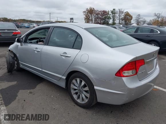 ✅ 2010 Honda Civic EX • VIN: 2HGFA1F84AH517679 • Lot: 43562876. Wystawiony na IAAI z przebiegiem 108 286 mil. Bezpłatny archiwum sprzedaży aukcyjnych z USA i szczegółowy raport historii pojazdu na DreamBid. Zdjęcie 3.