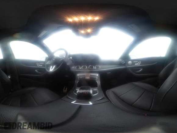 ✅ 2020 Mercedes-Benz E 350 • VIN: WDDZF8EB5LA733034 • Lot: 41542745. Wystawiony na IAAI z przebiegiem 25 324 mil. Bezpłatny archiwum sprzedaży aukcyjnych z USA i szczegółowy raport historii pojazdu na DreamBid. Zdjęcie 18.