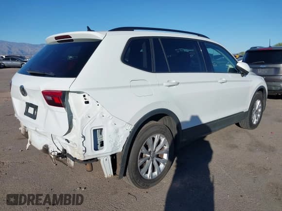 ✅ 2020 Volkswagen Tiguan S • VIN: 3VV1B7AX5LM091790 • Lot: 43471909. Listed on IAAI with 75,630 mi. Free auction sales archive from the USA and detailed vehicle history report at DreamBid. Image 4.